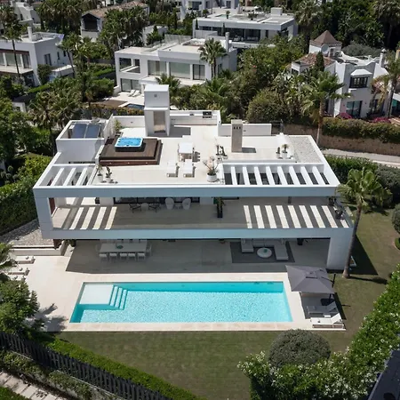 Estrella Altos Puente Villa Marbella
